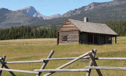 How Montana Cabin Rentals Work: Booking, Seasons, and What to Expect